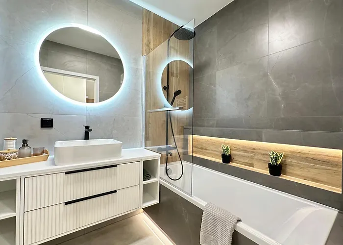 Apartament Prestige דירה טיצ'י